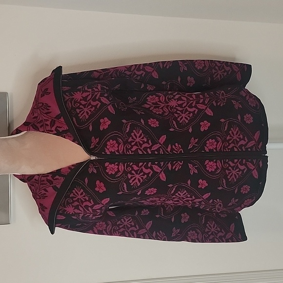 Chico's Size 0, Magenta / Fuschia and Black Zipper Cardigan, Silk Blend, EUC! - Picture 1 of 9